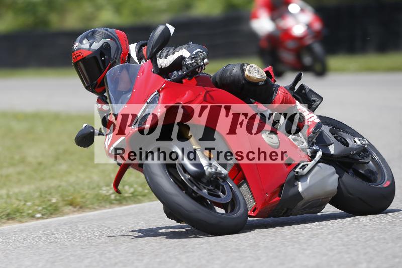 /27 12.06.2025 Ducati Schweiz Trackday Warmup  ADR/gelb-jeaune/19-2